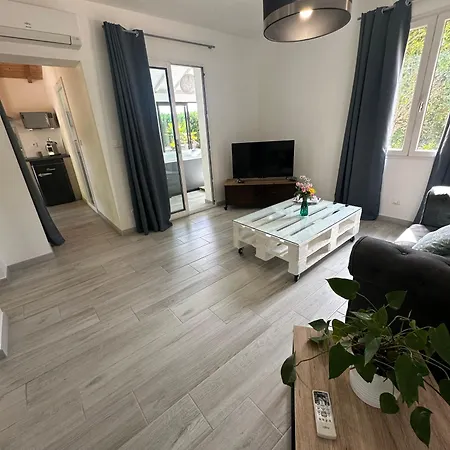 Kiko, & Sauna Privatifs -5 Min- Sarlat Апартаменты *
